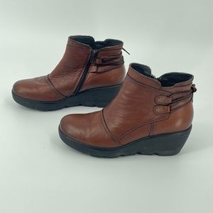Atrai Leather BrownToggle Back Distressed Side Zipper Wedge Platform Boots